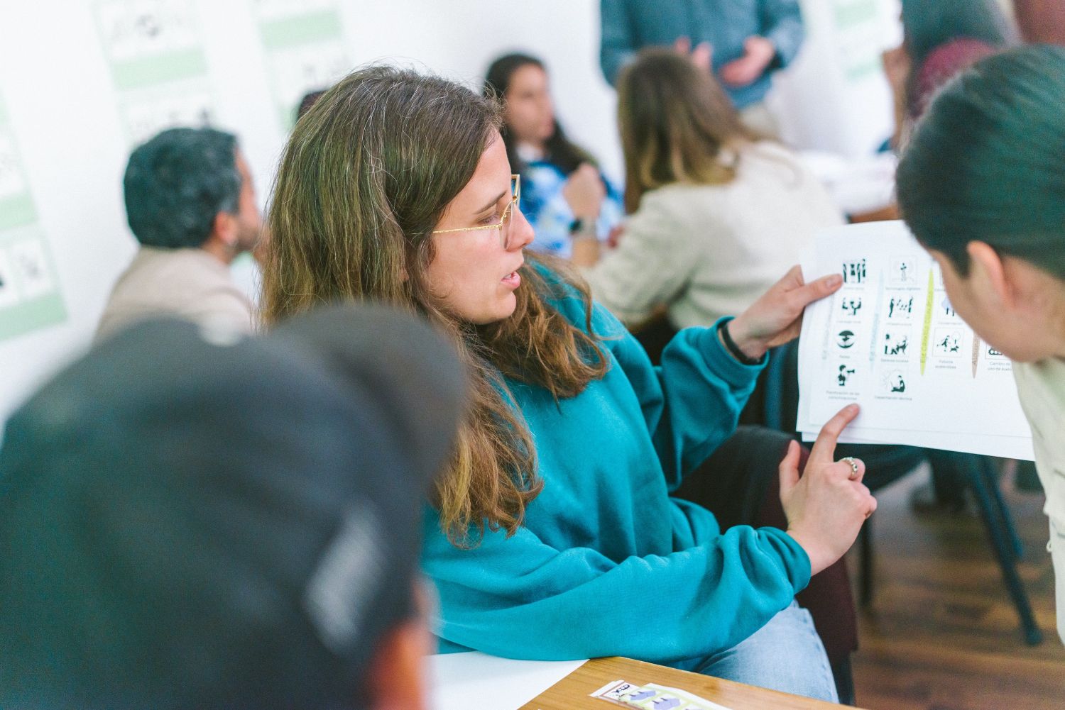 Escuela de campo en Pucón con la colaboración de Maya Errázuriz. Josefina Astorga para Smart Forests, 2024.