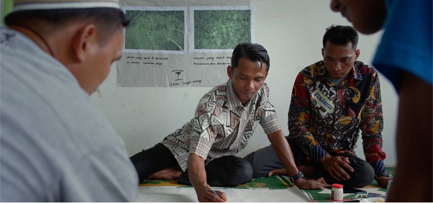 Smart Forests film of Field School participants. Bujang Raba, Indonesia. Mind the Film with Smart Forests, 2025.
