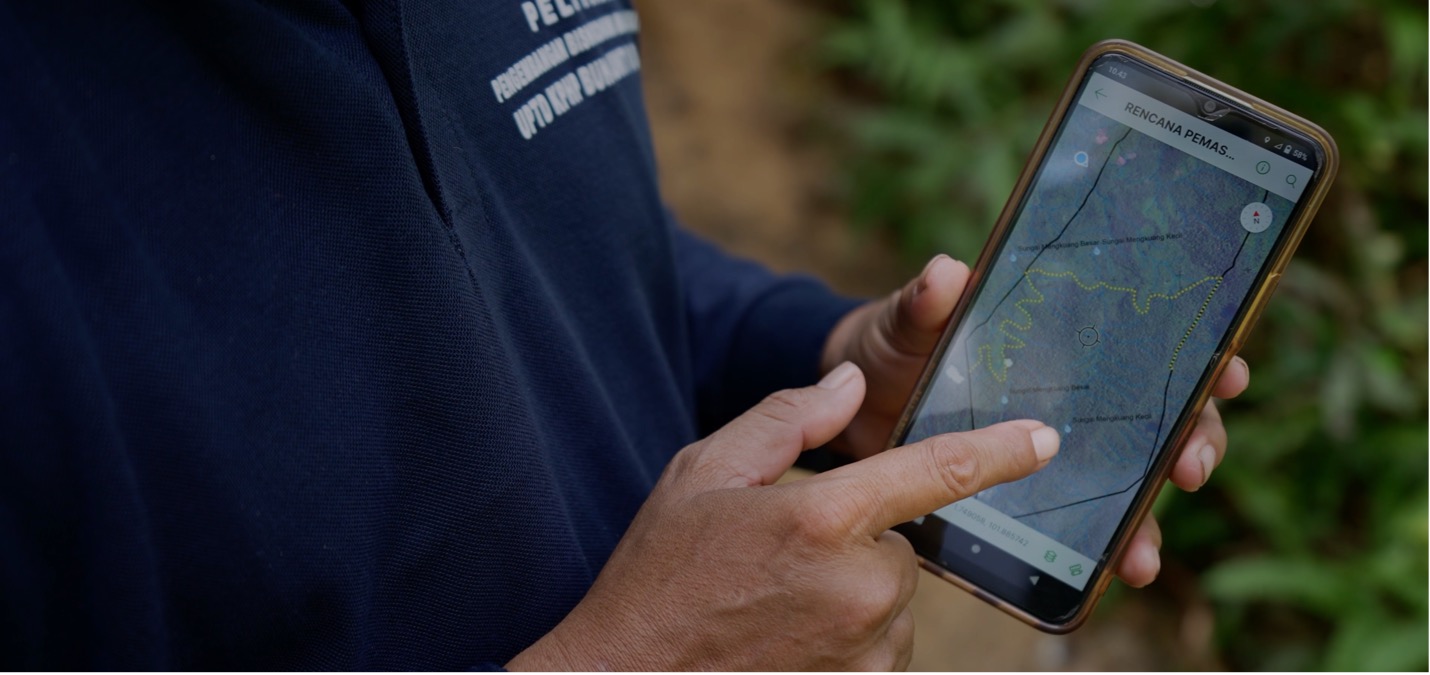 Smart Forests film showing Bukit Barisan Forest and use of Avenza app. Bujang Raba, Indonesia. Mind the Film with Smart Forests, 2025.